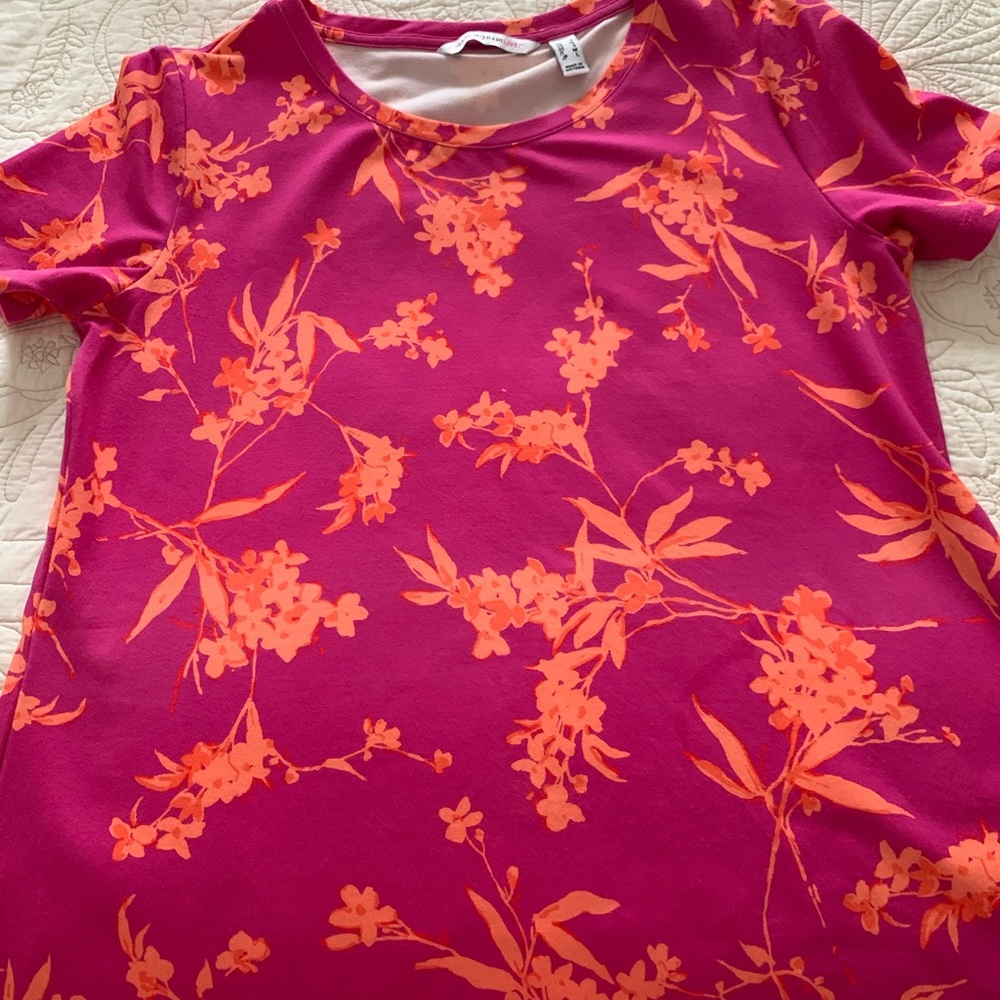 Isaac Mizrahi Live summer top! Fabulous colors, cooling fabric. Size Small